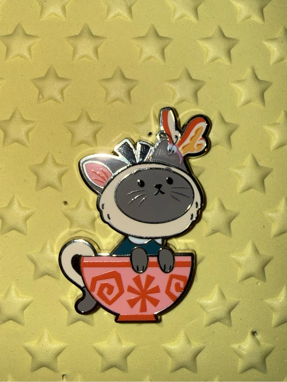 Disney Cats and Dogs Halloween Costumes Mystery Pin Set - Cat as Alice Teacup